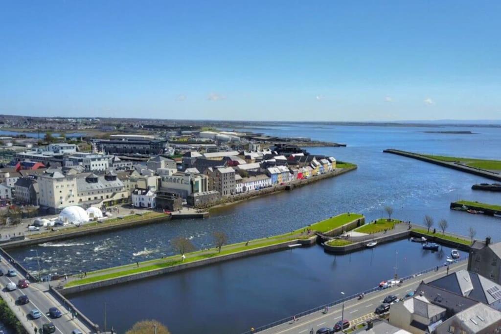 Stylish & Modern 6-bed Townhouse W/parking Apartamento *